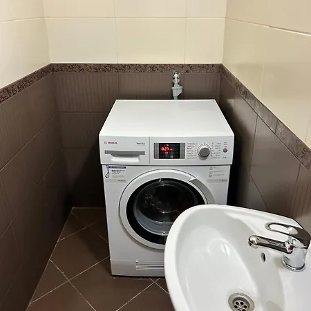 голям с прекрасна гледка кьм морето Appartement Ravda