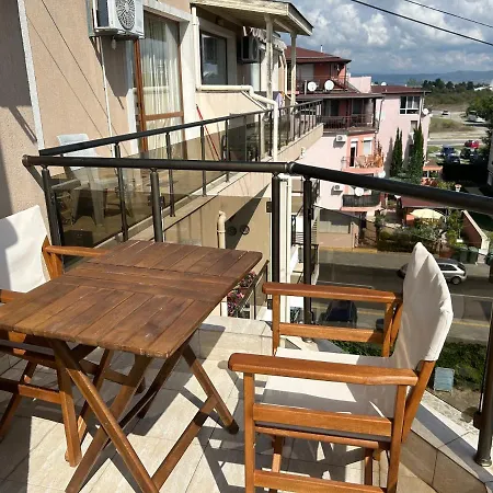 голям с прекрасна гледка кьм морето *